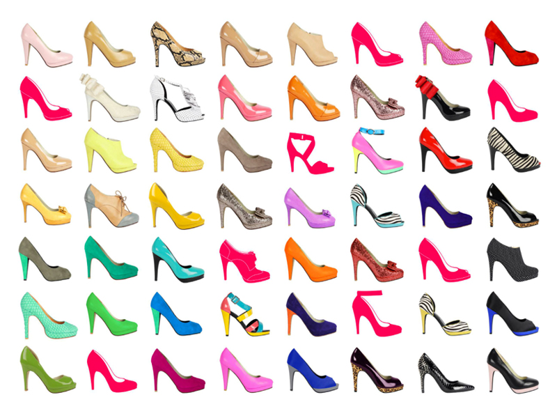 Filas de zapatos multicolores